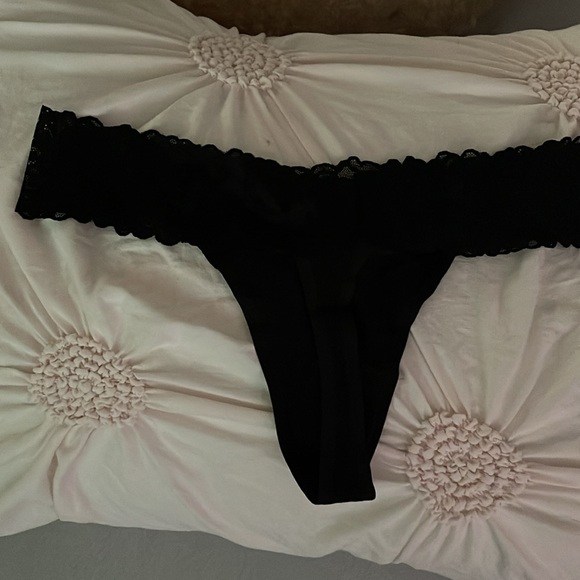 Victoria’s Secret black lace and cotton thong - Picture 2 of 3